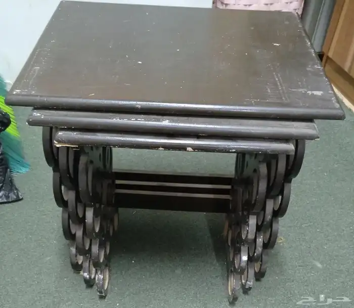 طاولات للبيع 0