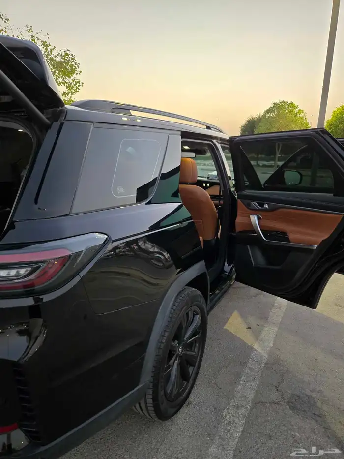 Changan CS95 Royal - Black Edition 8