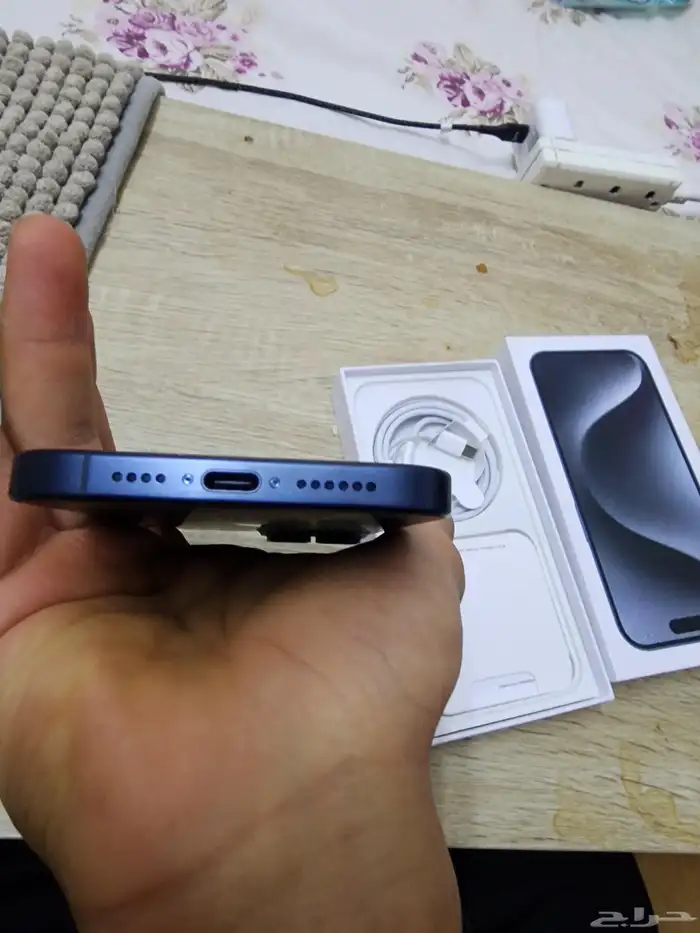 ايفون 15 برو ماكس وكاله بطاريه 100 استخدام قليل جدا 5