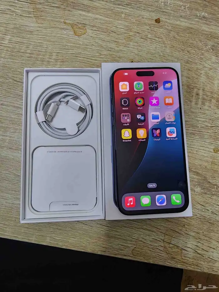 ايفون 15 برو ماكس وكاله بطاريه 100 استخدام قليل جدا 3