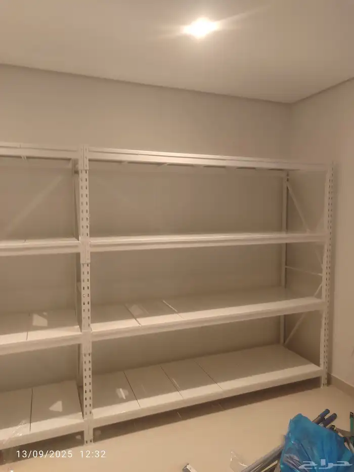 طاولات كاشير واستندات خضار ورفوف سوبر ماركت 7
