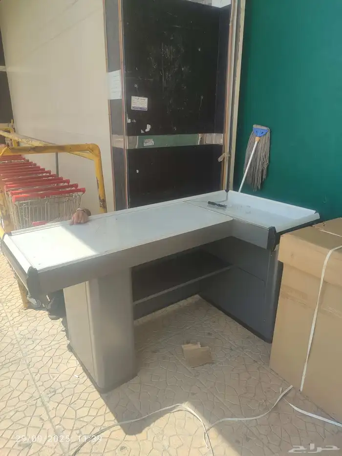 طاولات كاشير واستندات خضار ورفوف سوبر ماركت 3