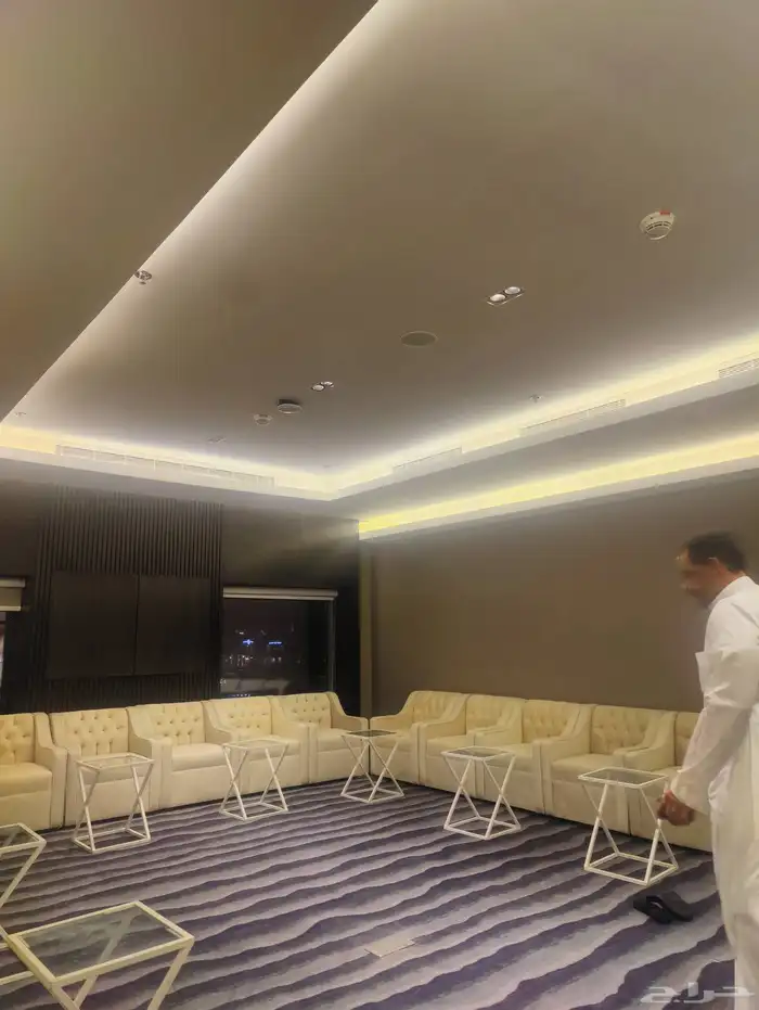 تاجير كنب تاجير جلسات تاجير كراسي وطاوله 3