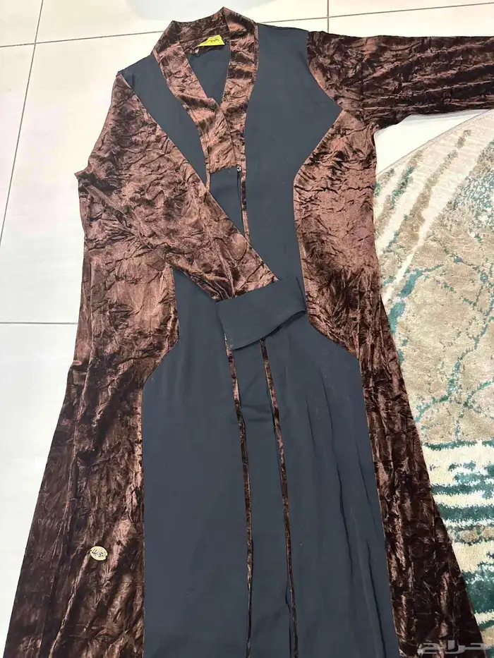 عبايات مستعملة شتوية البيع جملة فقط 6