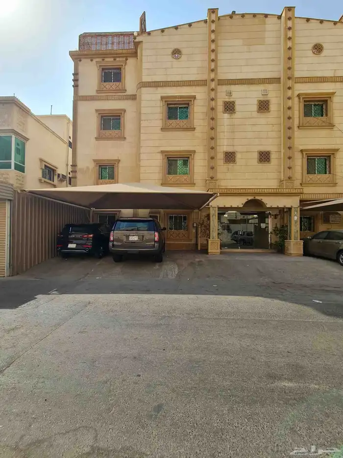 شقة فاخرة للإيجار في حي الربوة المربع الذهبي 0