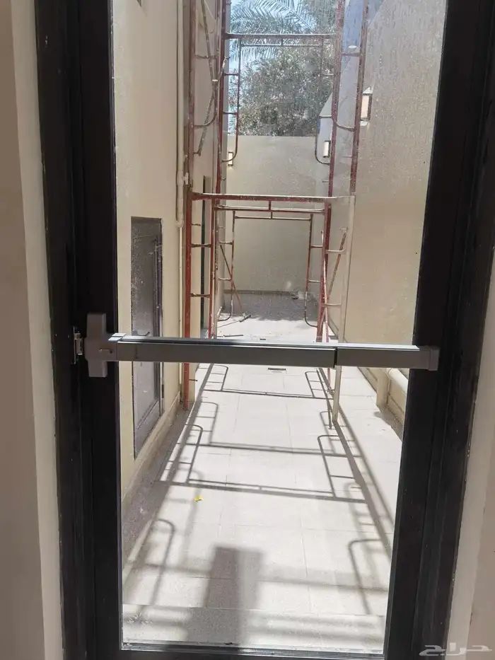 زجاج سكريت ابواب صيانتها ابواب واجهات شورات 7