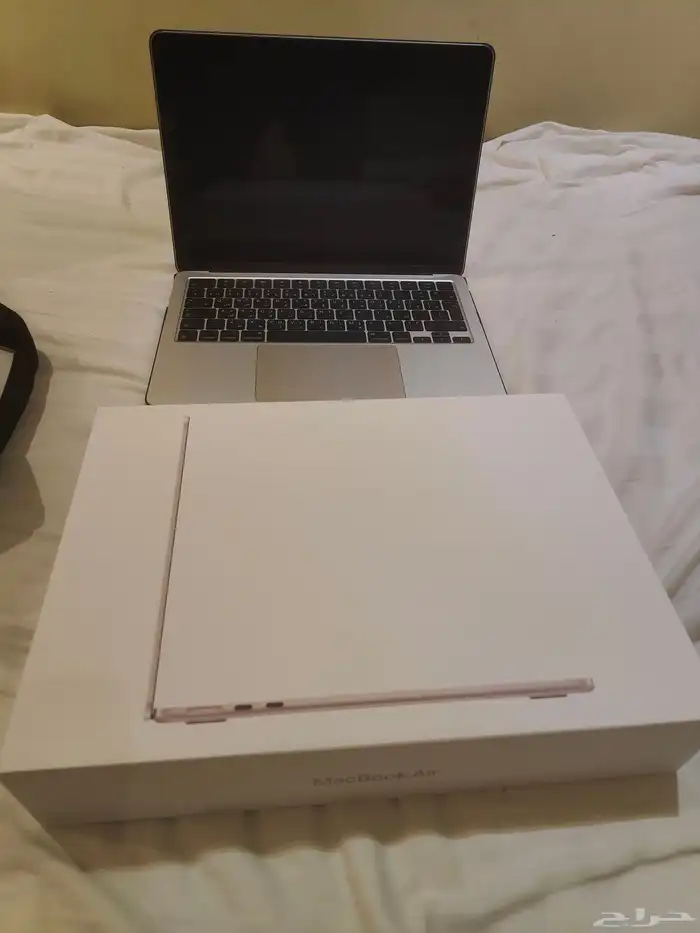 Apple Macbook Air M3 2024 - Starlight 512 GB 4
