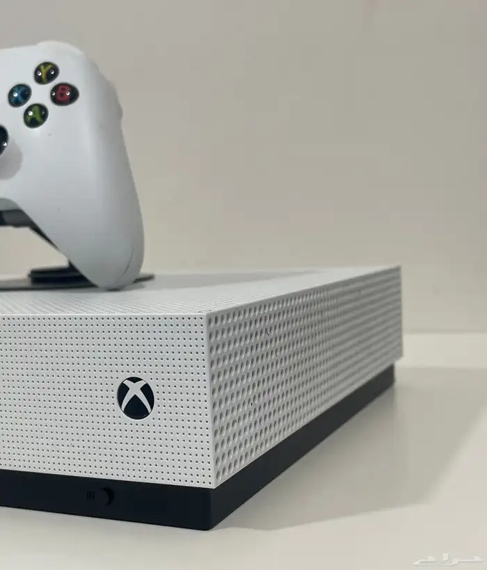 Xbox One S 4