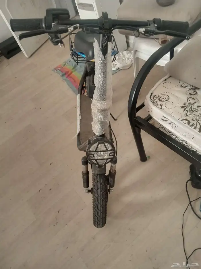 سكوتر استعمال شهر مع كامل ملحقاته   الشاحن وعدت الصيانة 0