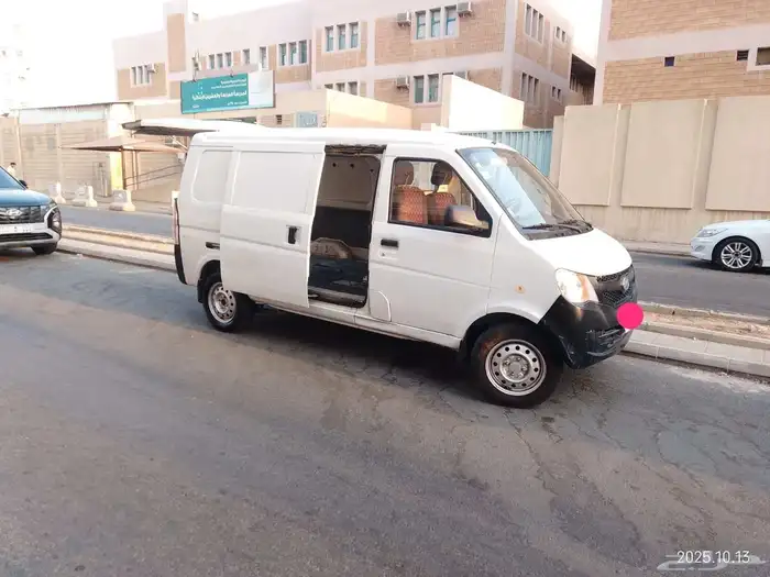 دباب باص نقل بضائع 3