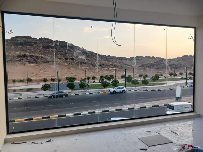 تركيب وصيانة جميع انواع الزجاج السيكوريت 0