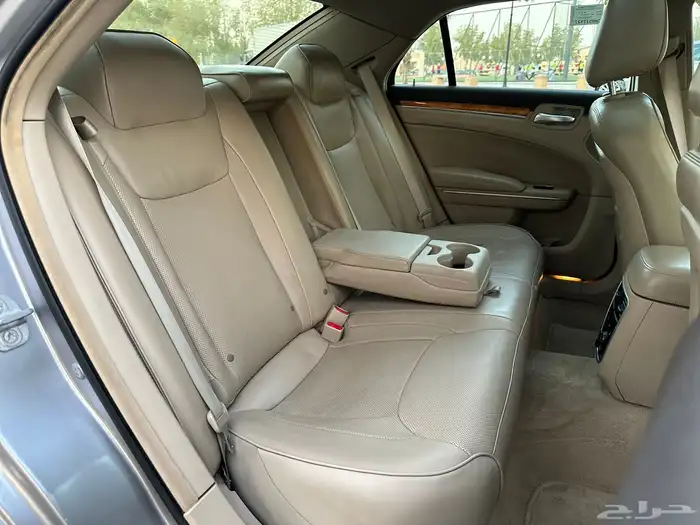 كرايزلر C300 HEMI 2014 38