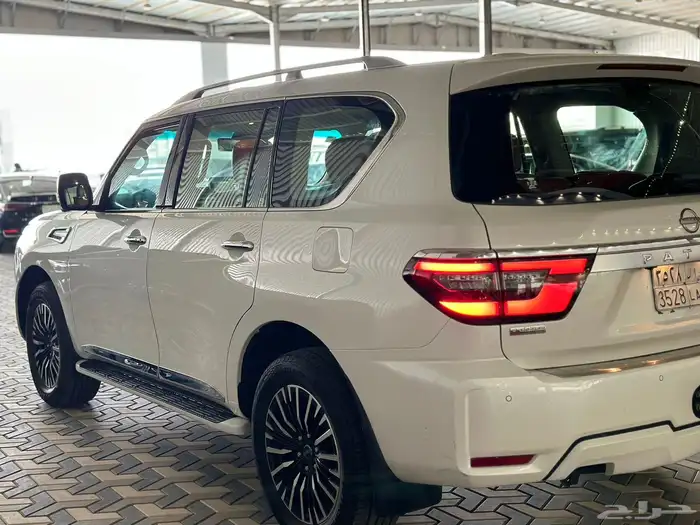 نيسان باترول بلاتينيوم فل كامل 2022 نظيف 4