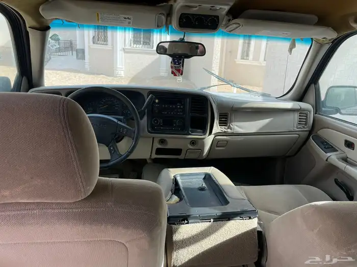 يوكن 2003 بدى نضيف بدون رش محركاته طيبه 8
