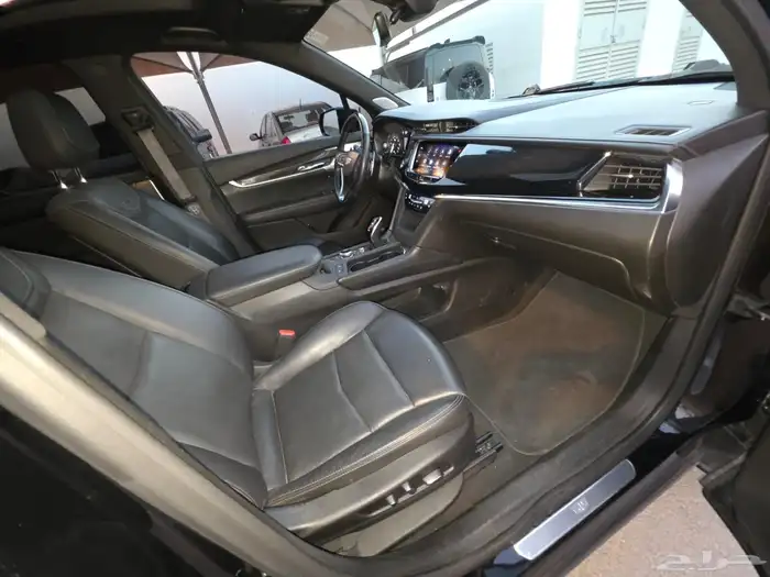 كاديلاك2020 XT6 فل كامل 21
