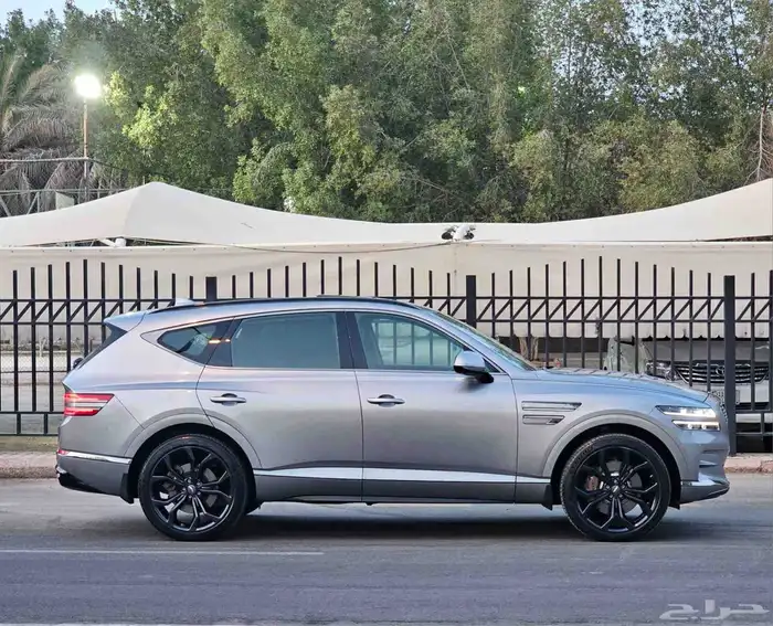 جنسس GV80 رويال موديل 2023 بحالة الوكالة 44