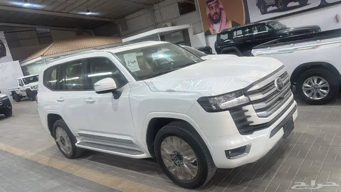 جيب لاندكروزر GXR L4 2025 سعودي اصفار (سعر مميز) 1