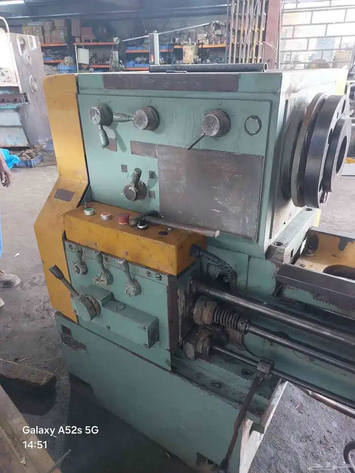 مخرطة معدنية مستعملة   طول 2.5 متر 1