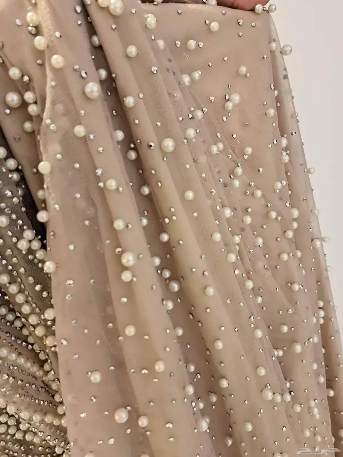 فستان لبسه وحده بس سعره الأساسي 800 سعر البيع 600 مقاسه M 3