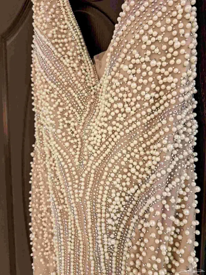 فستان لبسه وحده بس سعره الأساسي 800 سعر البيع 600 مقاسه M 2