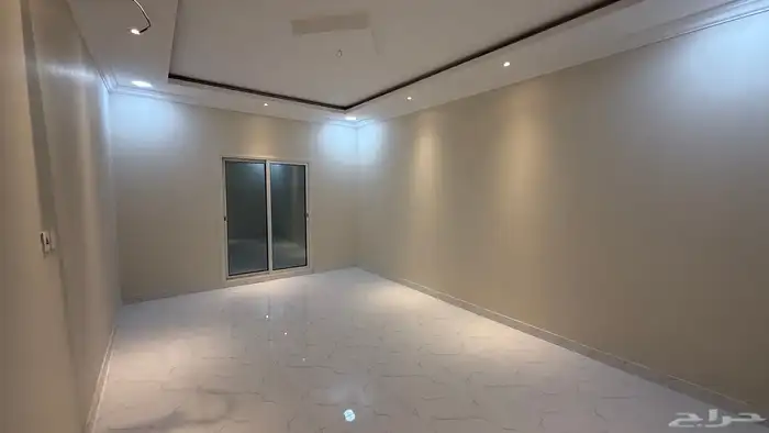 فيلا جديدة للبيع العمر 4 سنوات حي العقيق 9