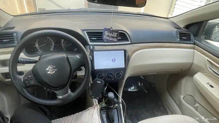 سوزوكي سياز 2022 ازرق غامق - نظيفه جدا  فحص جديد ممشى 44 الف 9