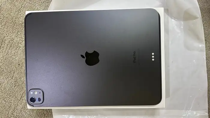 ايباد برو m4 1