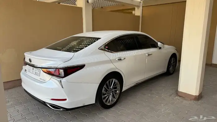 للبيع لكزس ES 350 CC بلس - موديل 2024 5