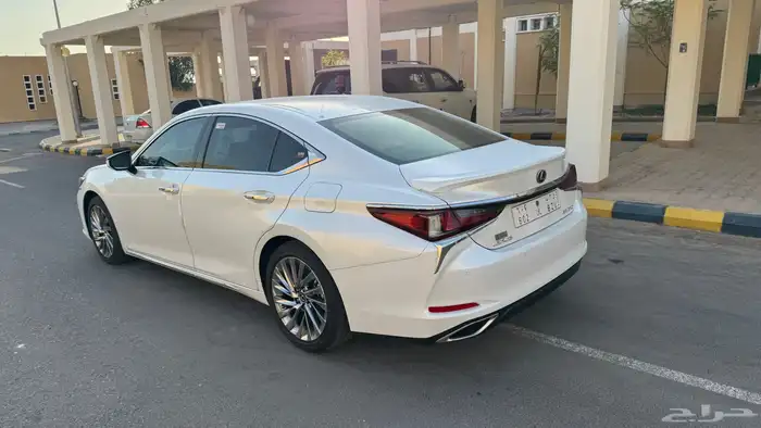 للبيع لكزس ES 350 CC بلس - موديل 2024 9