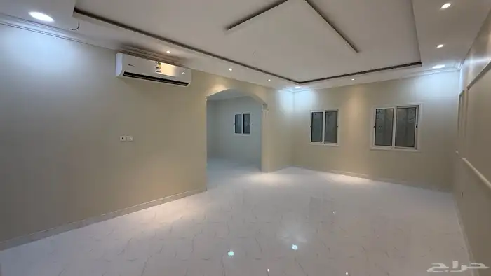 فيلا جديدة للبيع العمر 4 سنوات حي العقيق 7