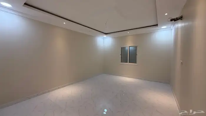 فيلا جديدة للبيع العمر 4 سنوات حي العقيق 10