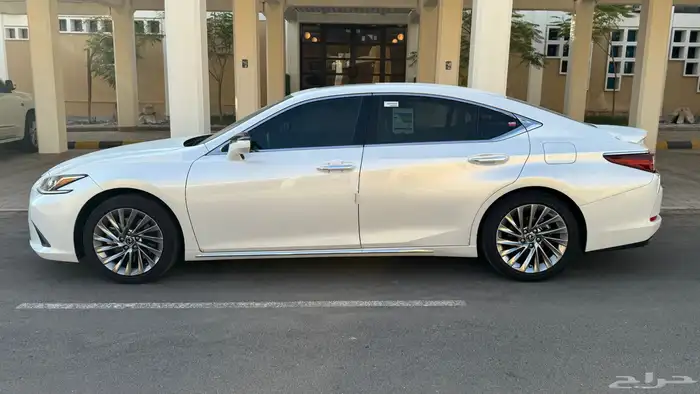 للبيع لكزس ES 350 CC بلس - موديل 2024 1