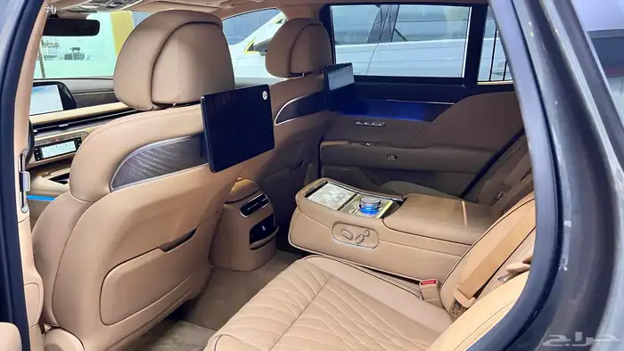 جينيسس G90 بلاتنيوم ورويال 2025 8
