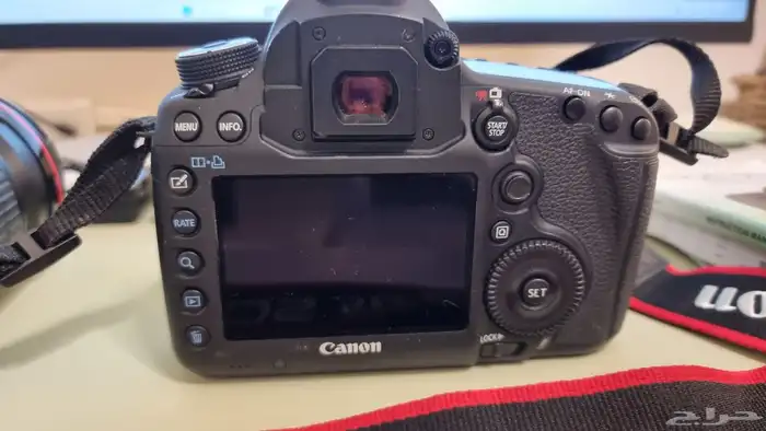 للبيع كاميرا كانون EOS 5D 11