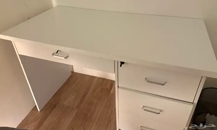 مكتب للبيع 1