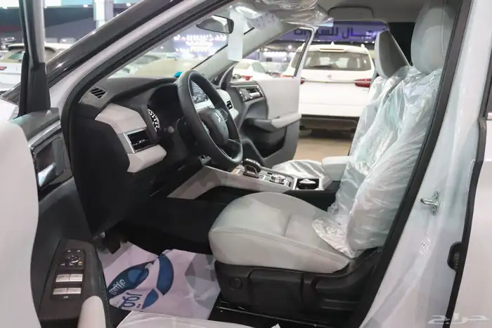 ميتسوبيشي اوتلاندر 7 راكب دبل موديل 2025 بسعر 103.500 6