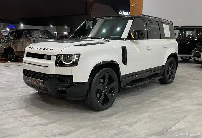 لاند روفر ديفندر P400 SE 2023 2