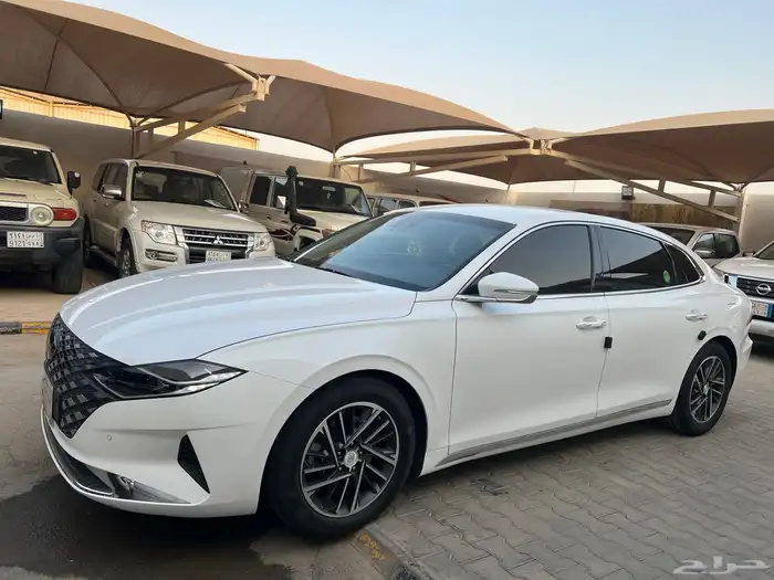 ازيرا 2021 وارد كوريا نظيف جدا لدى قمة الاطلال 17
