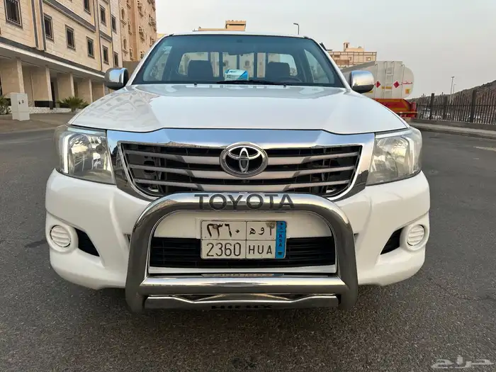 هايلوكس 2015 مخزنه نظيفه جدا 1