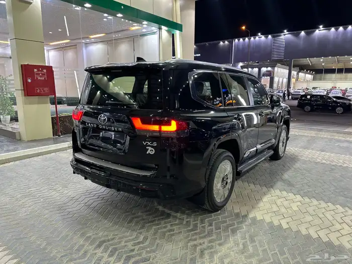 تويوتا لاندكروزر الموديل2025 فل كامل وارد الكويتVX.S 7