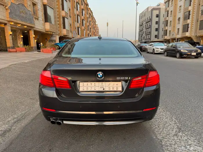 للبيع BMW 523 i موديل 2011 نظيفه 4