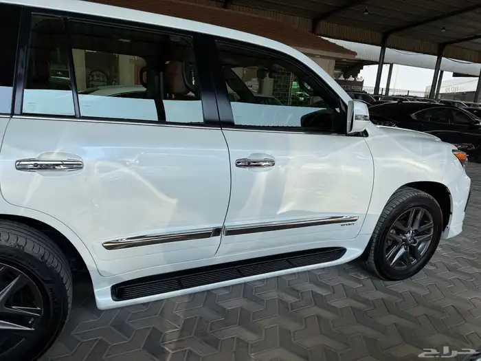 لكزس LX570 موديل 2014 فل 10