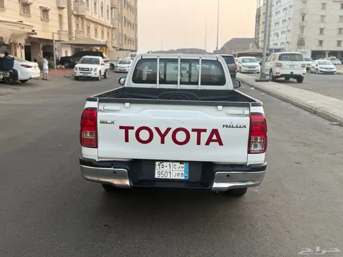 هايلوكس 2018 نظيف جدا للبيع 3