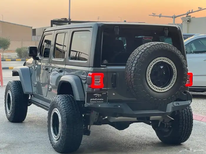 جيب رانجلر روبيكان 2020 ماشي 37 الف شرط شرط كامل 17