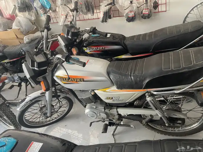 سوزوكي AX100 1