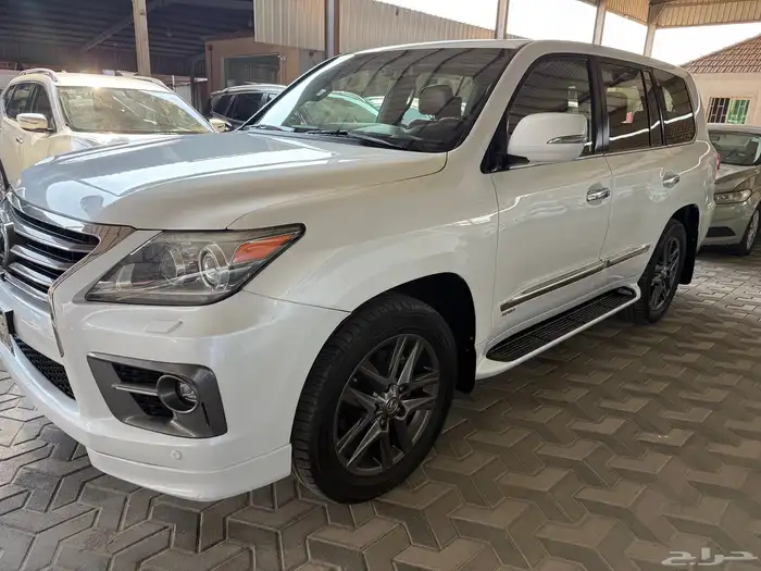 لكزس LX570 موديل 2014 فل 18