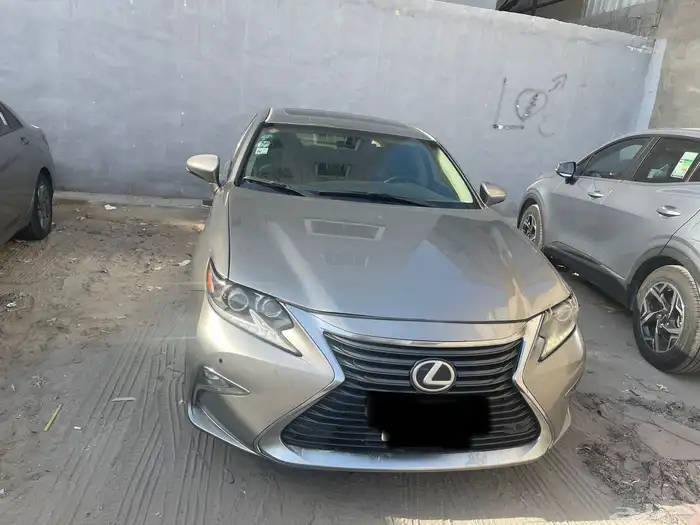 للبيع ليكزس 2016 es250 الدمام 0