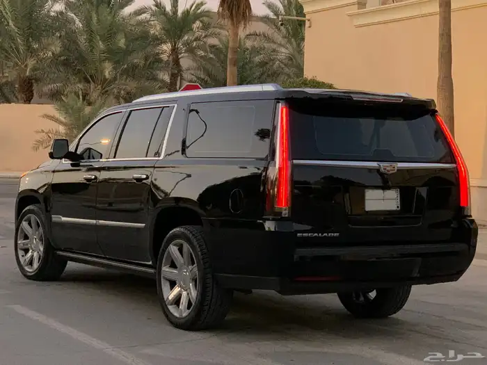 كاديلاك نظيف بريميوم 2017 4