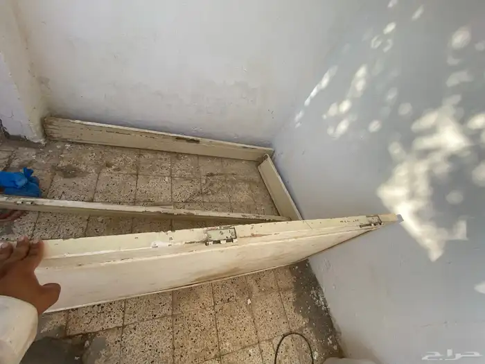 باب. خشب. مع شرشوب 0