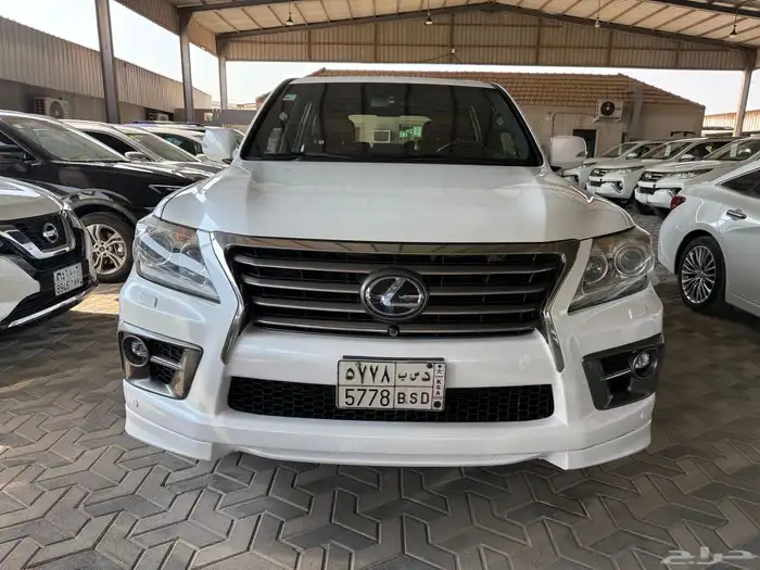 لكزس LX570 موديل 2014 فل 4